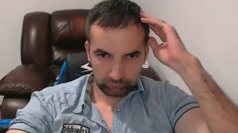 Leo Gianni online show from August 3, 11:00 pm