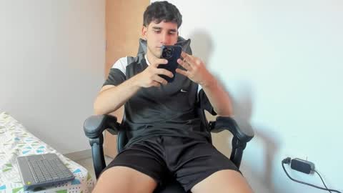 Leo Jones online show from January 20, 10:04 pm