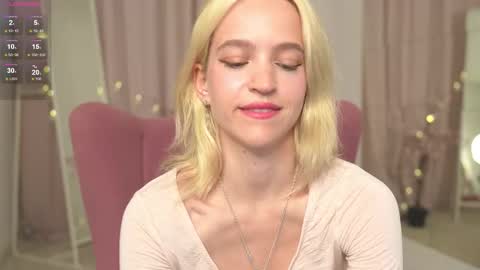 Snapshot of leo_lulu chatting on October 7, 3:30 pm Ashly online show from October 7, 3:30 pm