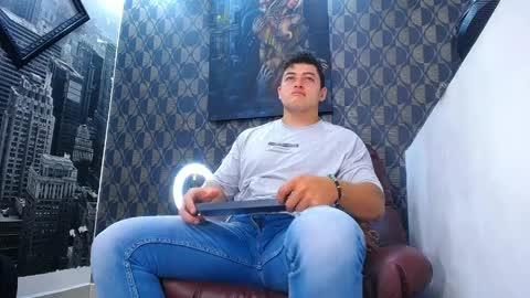 Leon Smoron online show from March 30, 2:00 am