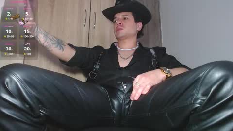 iam leonal online show from October 18, 8:02 pm