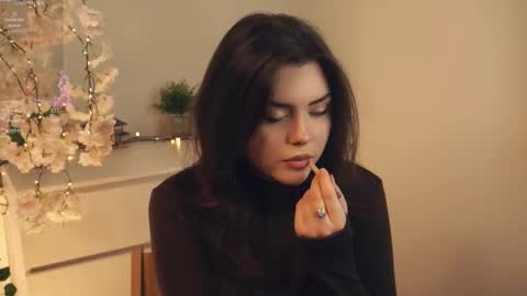 Mia online show from November 23, 10:24 am