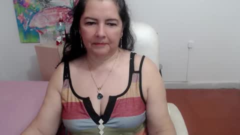 leonela   online show from October 19, 2:49 am