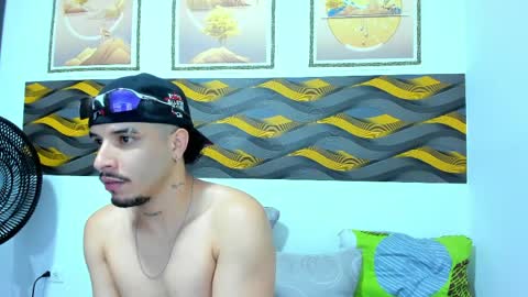 Leon online show from April 6, 8:21 pm