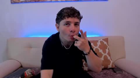 Leo  online show from October 21, 9:18 pm