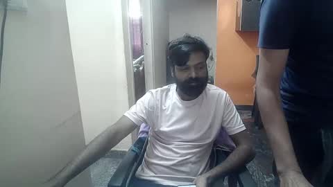 Leo online show from December 17, 8:01 am