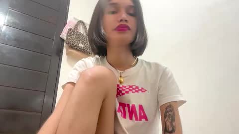 Snapshot of lesi_trisha chatting on September 24, 6:25 pm Trisha18 online show from September 24, 6:25 pm