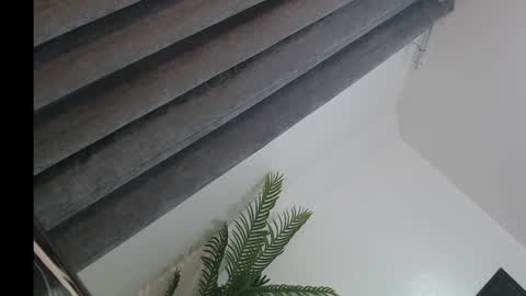 Snapshot of lesi_trisha chatting on February 8, 6:44 pm Trisha18 online show from February 8, 6:44 pm