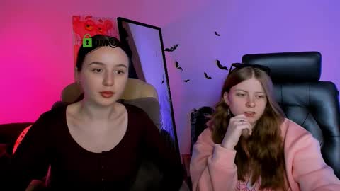 leslie_bird online show from November 5, 12:29 pm