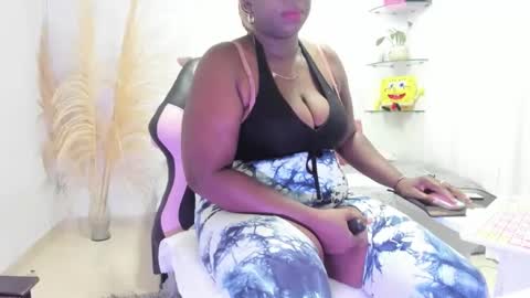 lesliee_brownn online show from October 23, 10:17 am