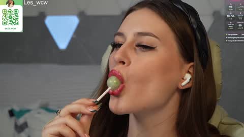 LeslieKorfs online show from January 27, 1:59 am