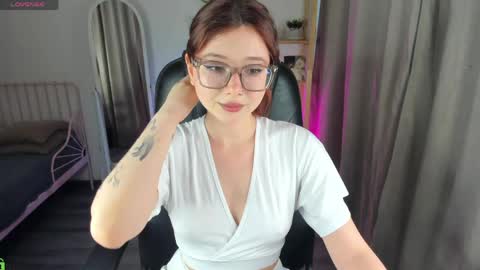 Lessi online show from April 12, 9:02 am