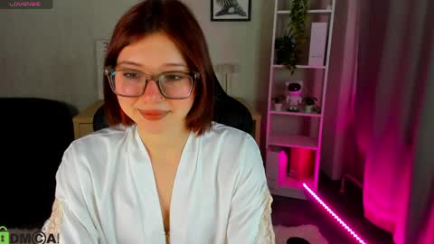 Lessi online show from April 20, 12:57 am