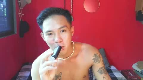 lesteryooo online show from April 18, 5:09 am