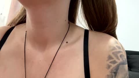 follow me  here you find me online show from November 5, 10:17 am