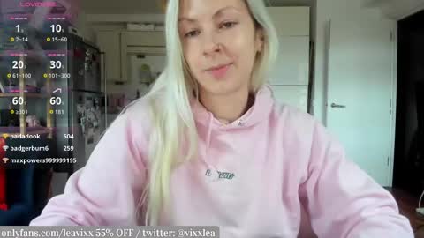 LeaVixx online show from October 31, 11:10 am