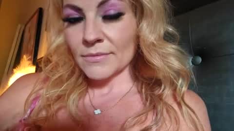 Lexa bone online show from July 14, 8:25 pm