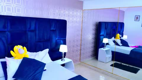 LexaDeRuso online show from February 8, 7:39 pm