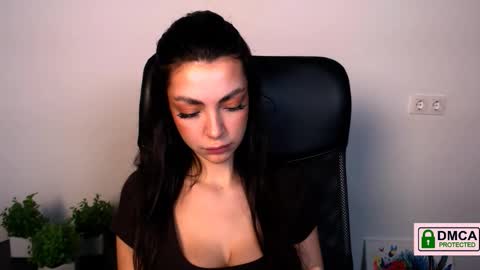 Alexia online show from November 20, 1:42 pm