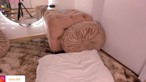 LEXIE online show from March 3, 10:31 pm