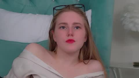 Lexi online show from June 4, 2:34 pm