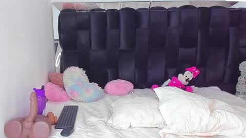 Snapshot of lexiross1 chatting on February 6, 6:56 pm lexiross1 online show from February 6, 6:56 pm