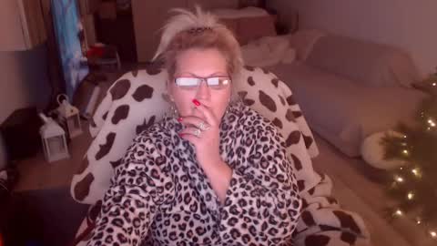 Hannah online show from January 12, 12:39 am