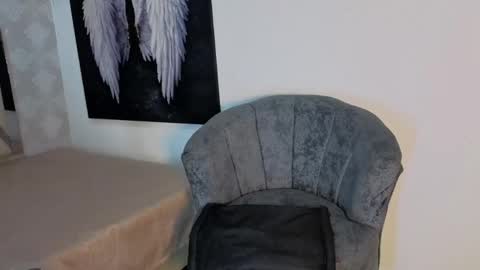 Leyla online show from April 14, 1:25 pm