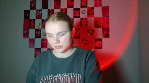 Leyla online show from December 5, 8:46 am