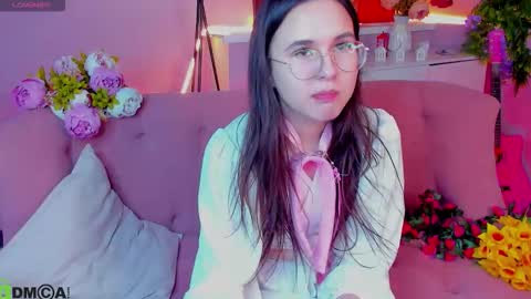 leylamirage online show from February 8, 12:30 pm