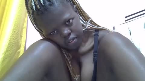 laylani69 online show from February 28, 8:18 pm