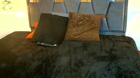  LIA  online show from April 18, 7:58 pm