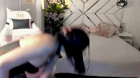 Lia  online show from April 18, 7:40 pm