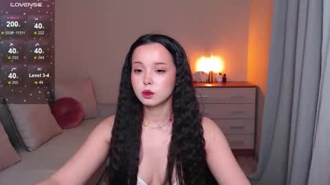 L I A online show from December 18, 5:30 pm