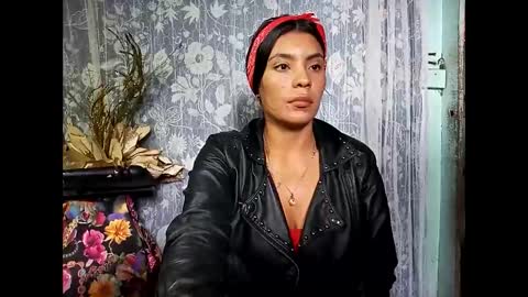 Lia online show from October 21, 7:50 pm