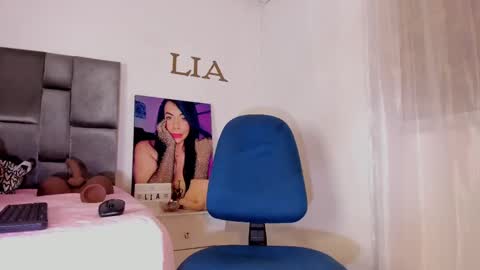 Lia Jhonson online show from November 20, 12:15 pm