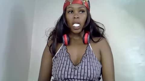 lia online show from October 25, 11:42 am