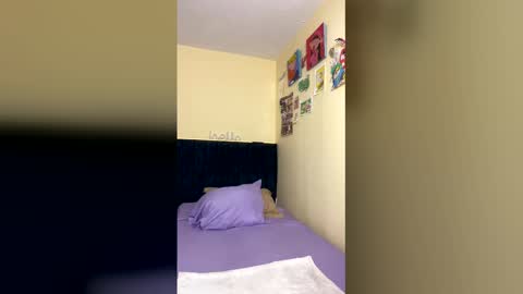 Little Queen Lia  online show from January 11, 4:46 pm