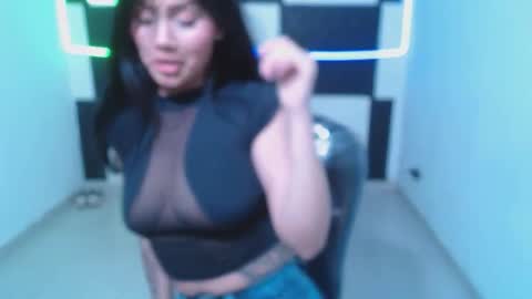 Lia online show from December 17, 2:35 pm