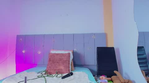 Liaa online show from April 10, 6:45 pm