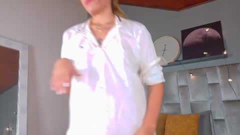L I A   online show from July 7, 3:08 am
