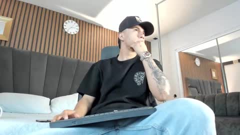 Liam Smith online show from October 2, 12:26 pm