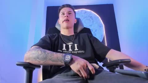 Liam Smith online show from November 4, 12:39 pm