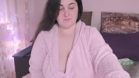 Snapshot of liahsofty chatting on December 9, 9:26 pm miss Lia  colection for travel online show from December 9, 9:26 pm
