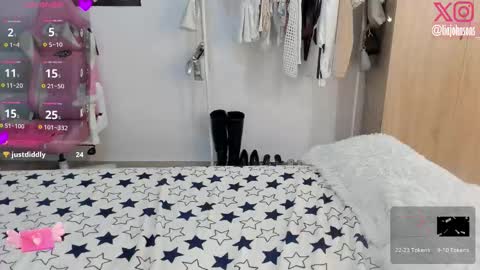 Lia Johnsons online show from December 2, 3:49 am