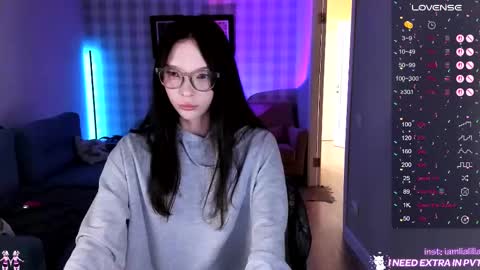 lialilia online show from October 8, 4:13 pm