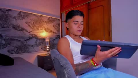 Liam online show from April 18, 9:26 pm