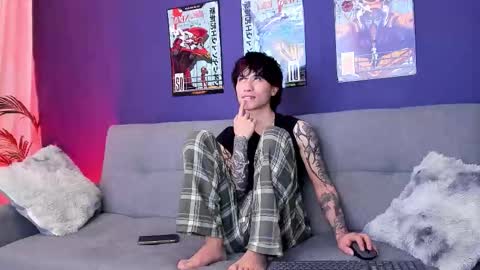 Liam online show from December 3, 8:59 am