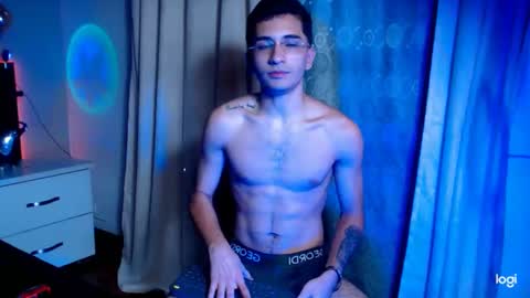 Snapshot of liamjonness chatting on October 18, 7:18 pm Liamjonness online show from October 18, 7:18 pm