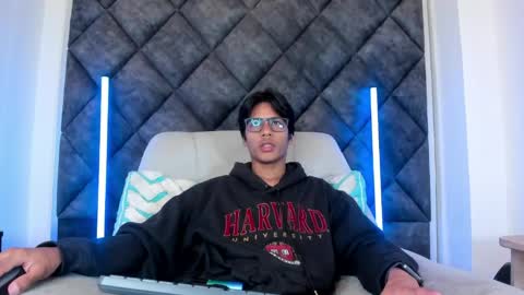 Liam twink big dick online show from May 18, 10:43 am